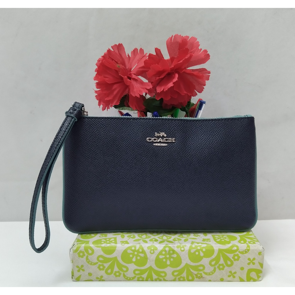 Coach Black Leather Zipper Closure Credit Card Wristlet Coin Wallet